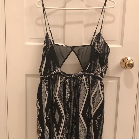Zip up urban outfitters boho dress w/peekaboo back - Picture 2 of 2